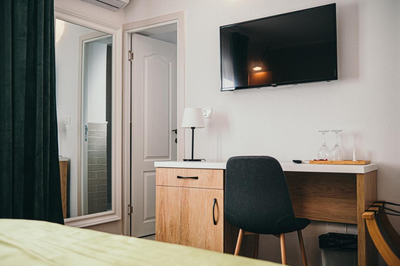 Nest Guesthouse Ντρομπέτα-Τούρνου Σεβερίν Εξωτερικό φωτογραφία