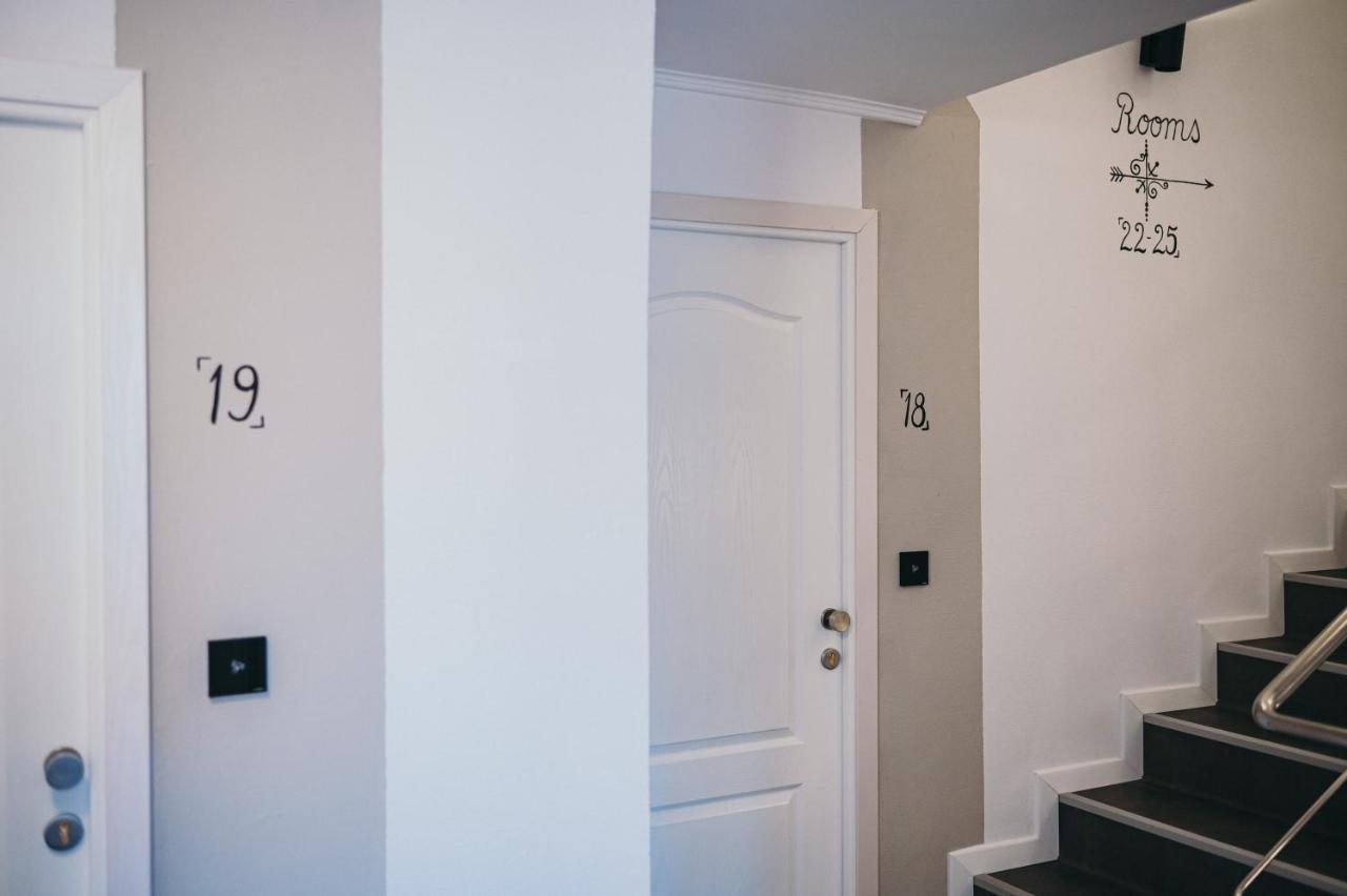 Nest Guesthouse Ντρομπέτα-Τούρνου Σεβερίν Εξωτερικό φωτογραφία